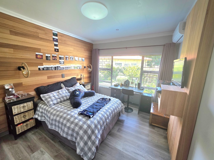 5 Bedroom Property for Sale in Morelig Free State